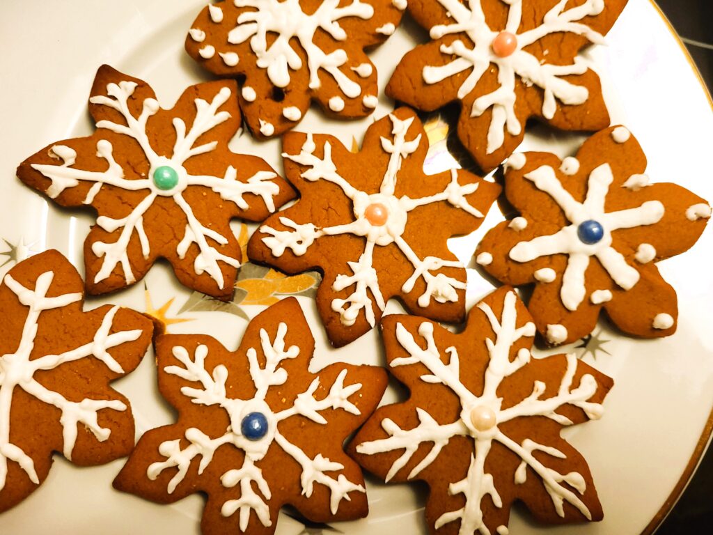 Gingerbread snowflake cookies on a plate