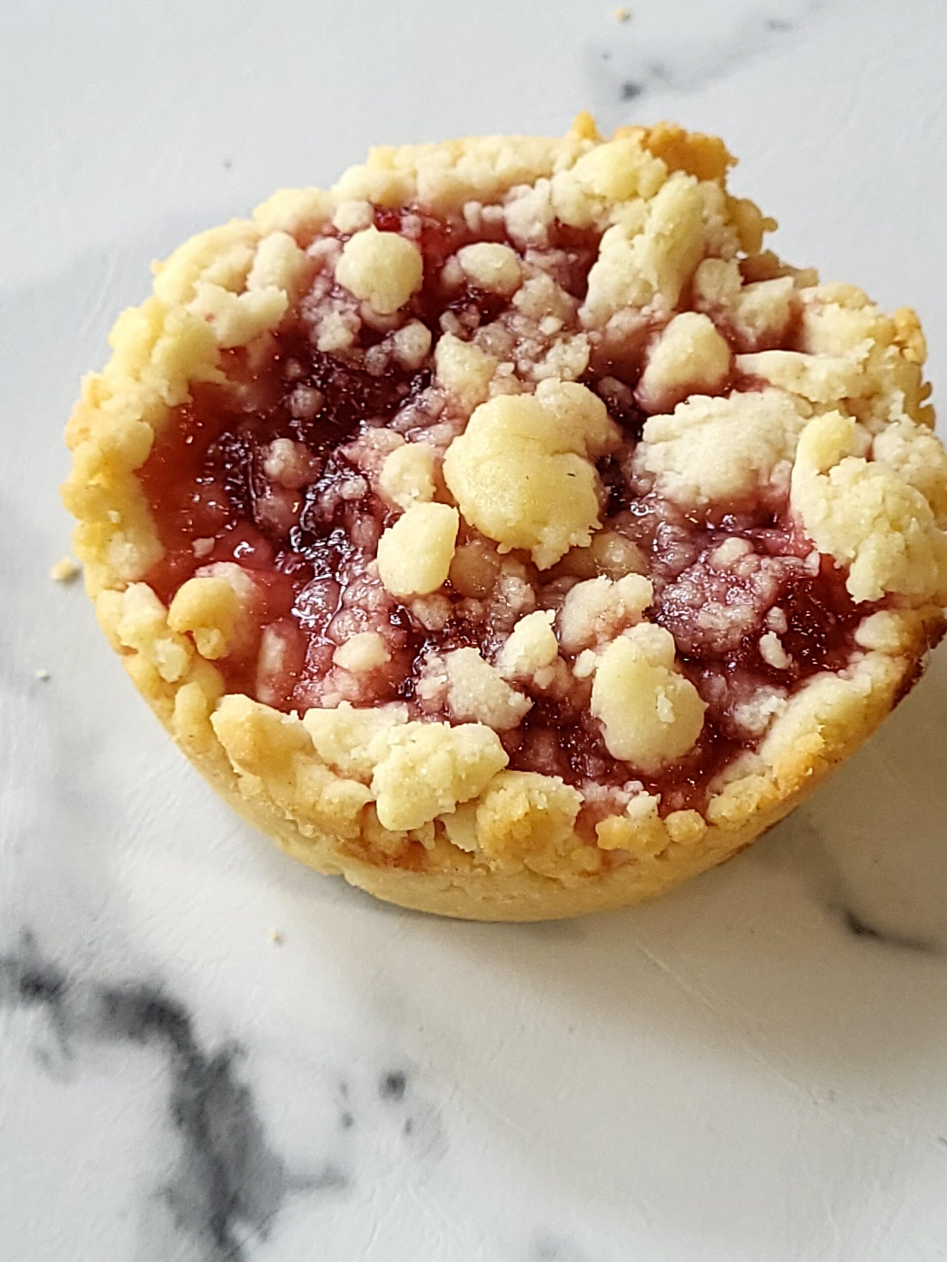 Strawberry Crumble Cookie