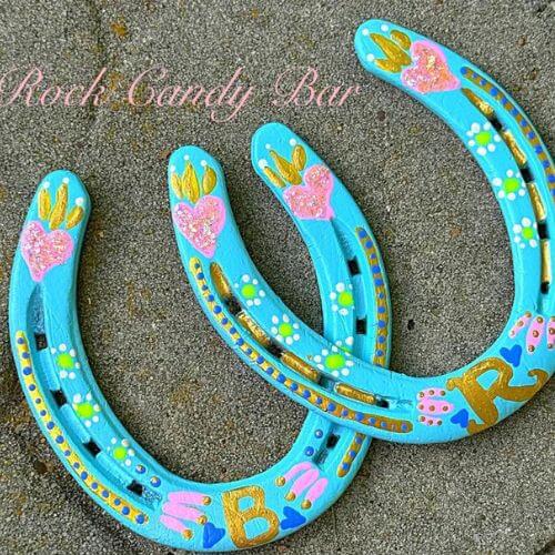 painted horse shoes 