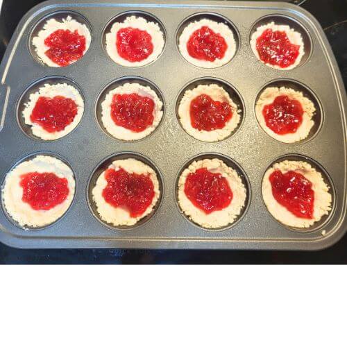 Strawberry Crumble Cookies filled with jam